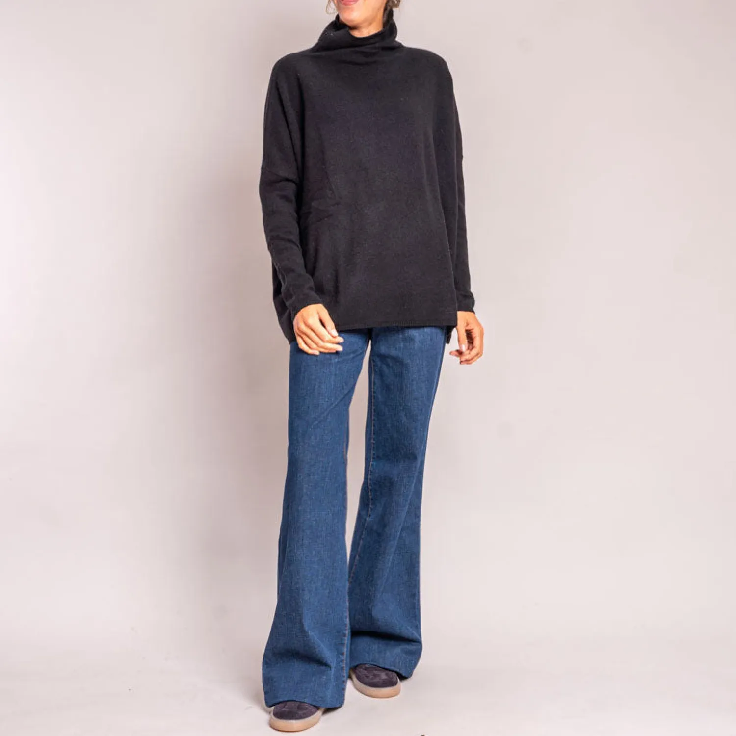 CASH CA Classic Boxy Funnel Neck Knit In Black