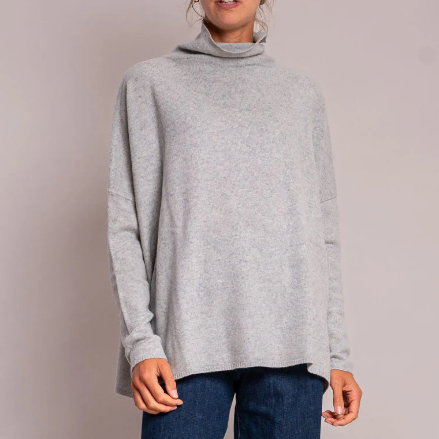 CASH CA Classic Boxy Funnel Neck Knit In Silver