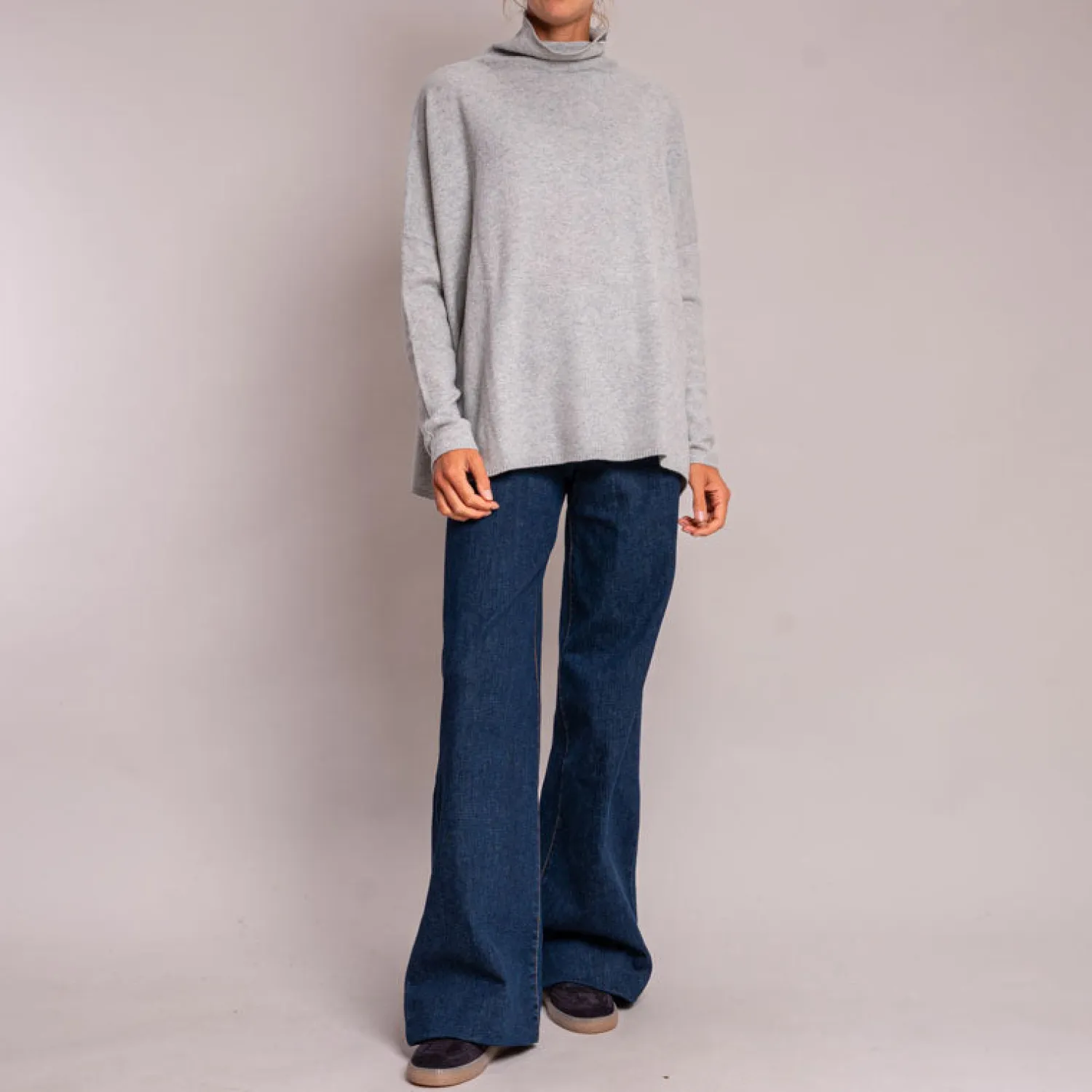 CASH CA Classic Boxy Funnel Neck Knit In Silver