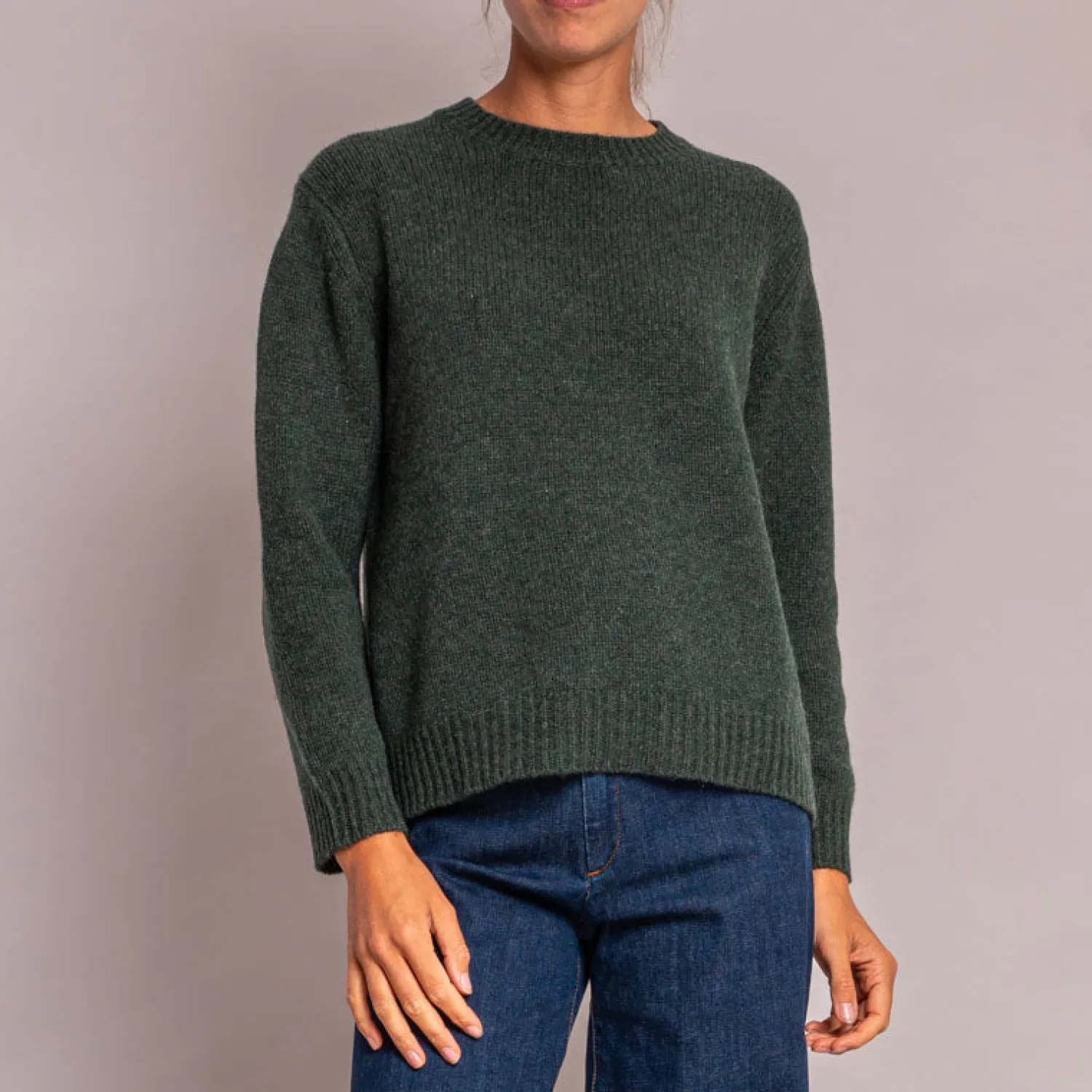 CASH CA Classic Neat Crew Neck Knit In Dark Green