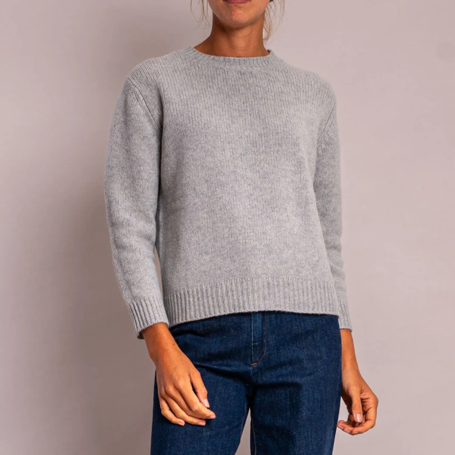 CASH CA Classic Neat Crew Neck Knit In Silver