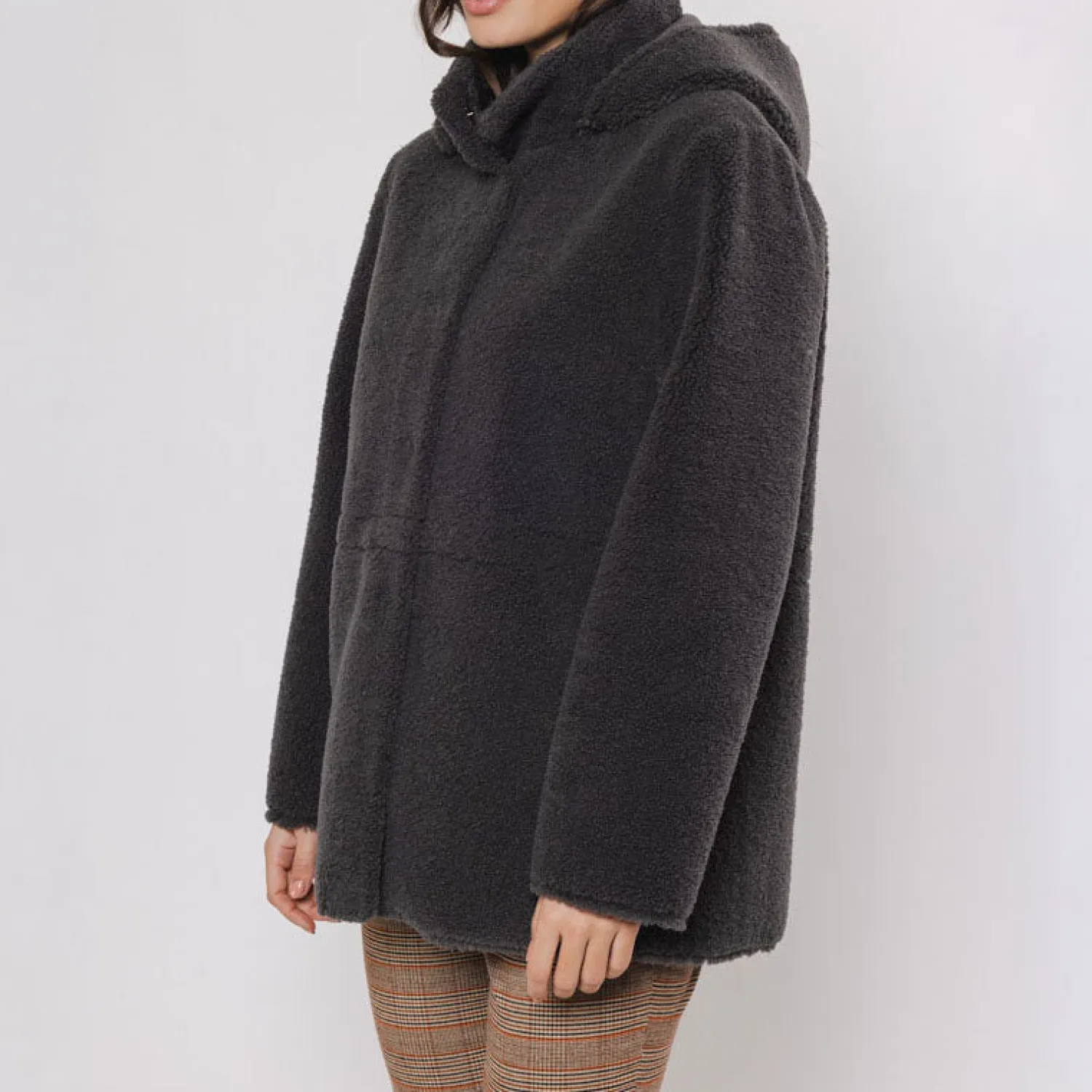 RINO & PELLE Dumi Reversible Faux Suede Coat In Graphite