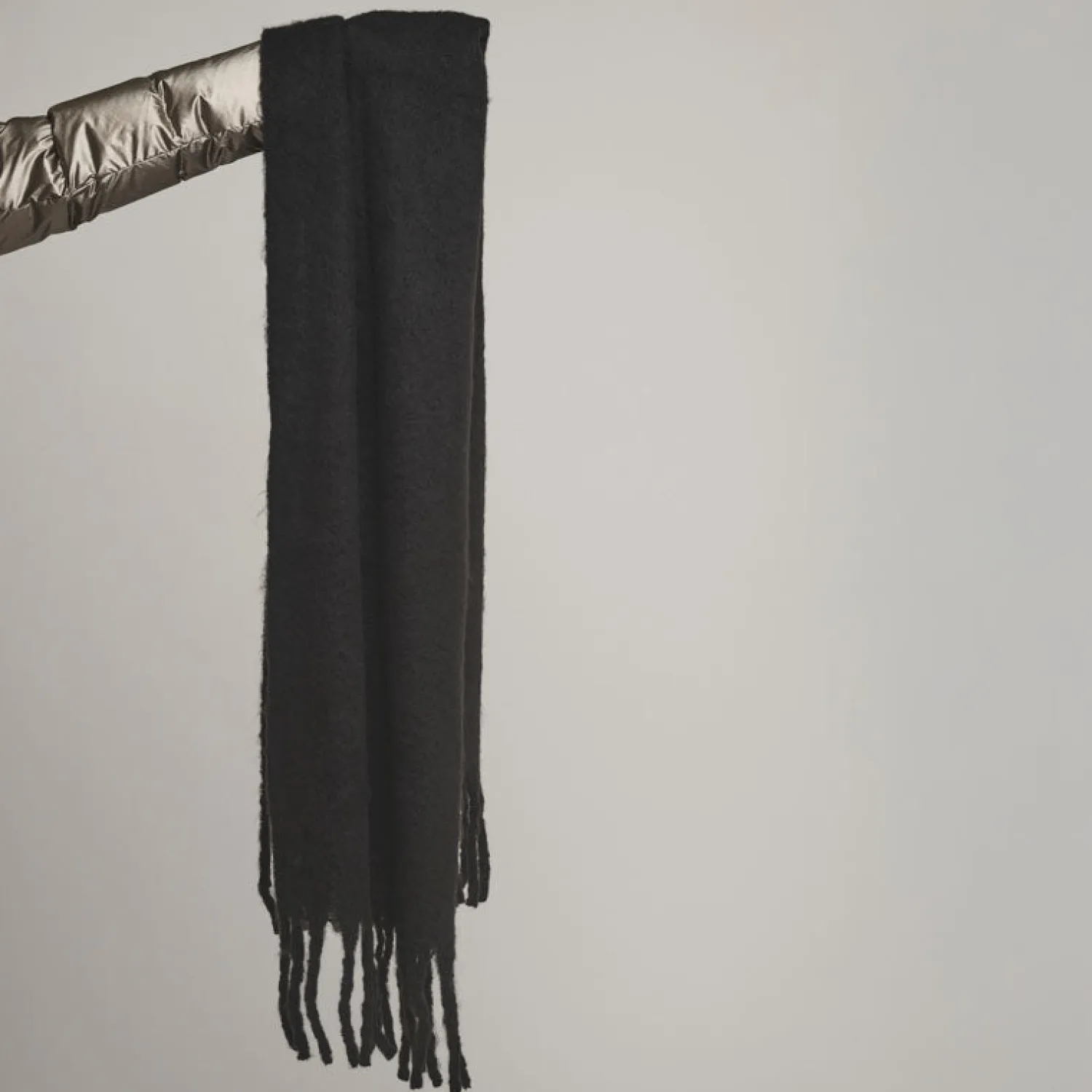 RINO & PELLE Gella Scarf In Black