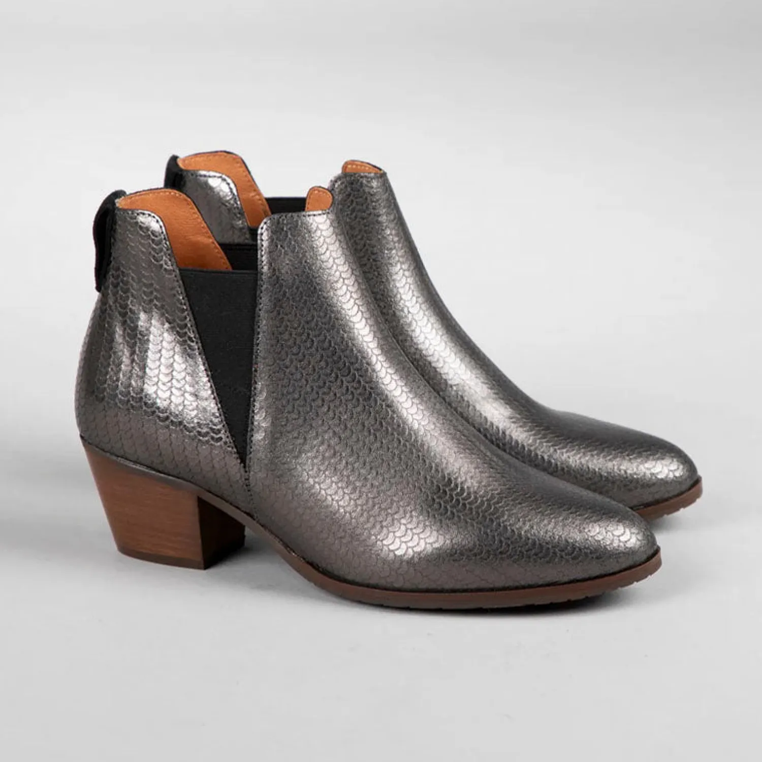 ESSKA Ginny Low Heeled Boots In Smoke Metallic