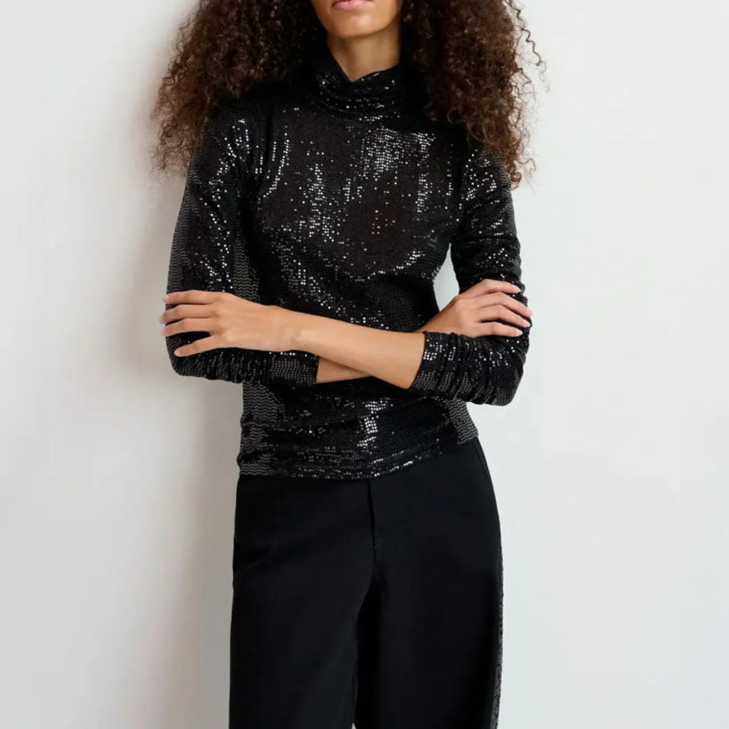 ESSENTIEL ANTWERP Gong Fitted Jersey Turtleneck In Black