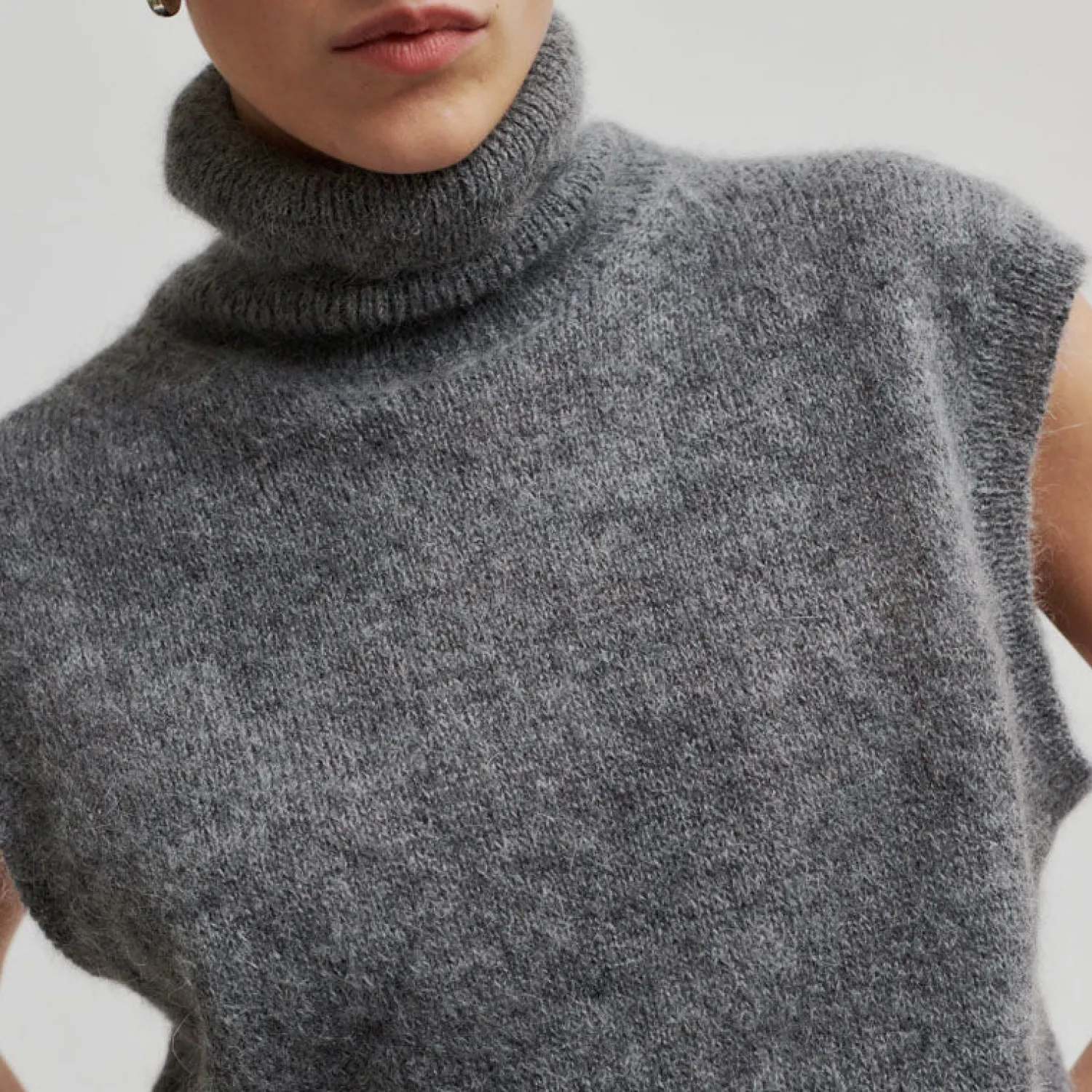 SECOND FEMALE Ilya Knit Vest In Dark Grey Melange