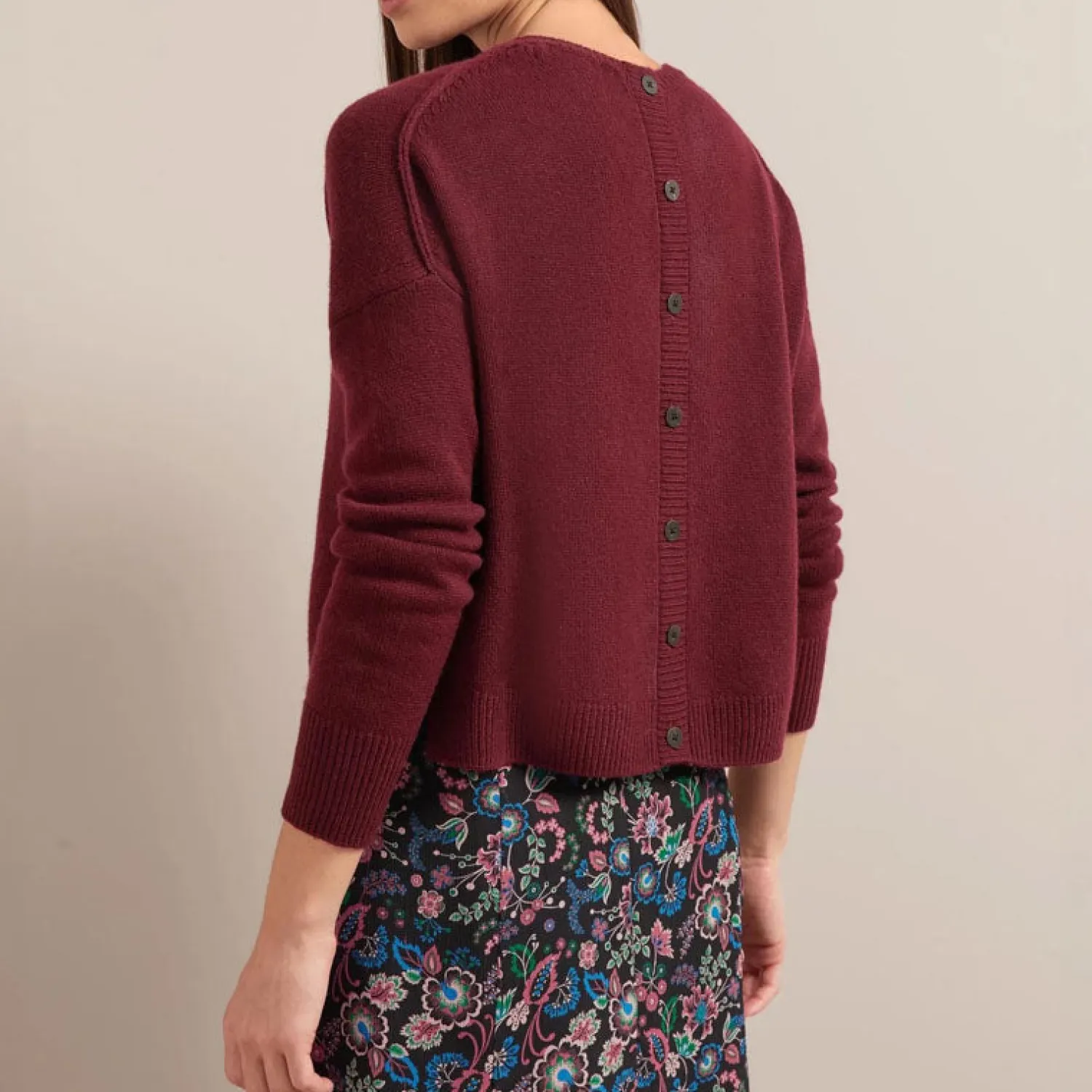 CEFINN Lainey Back Button Cashmere Jumper In Burgundy