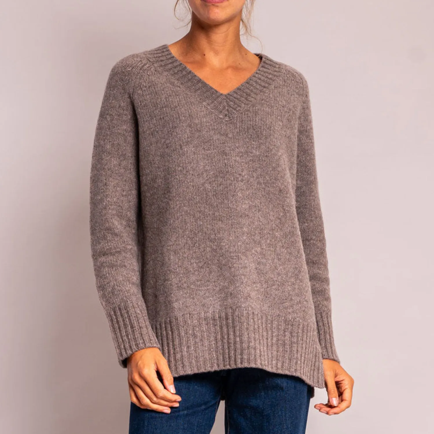 CASH CA Long V Neck Chunky Knit In Fossil