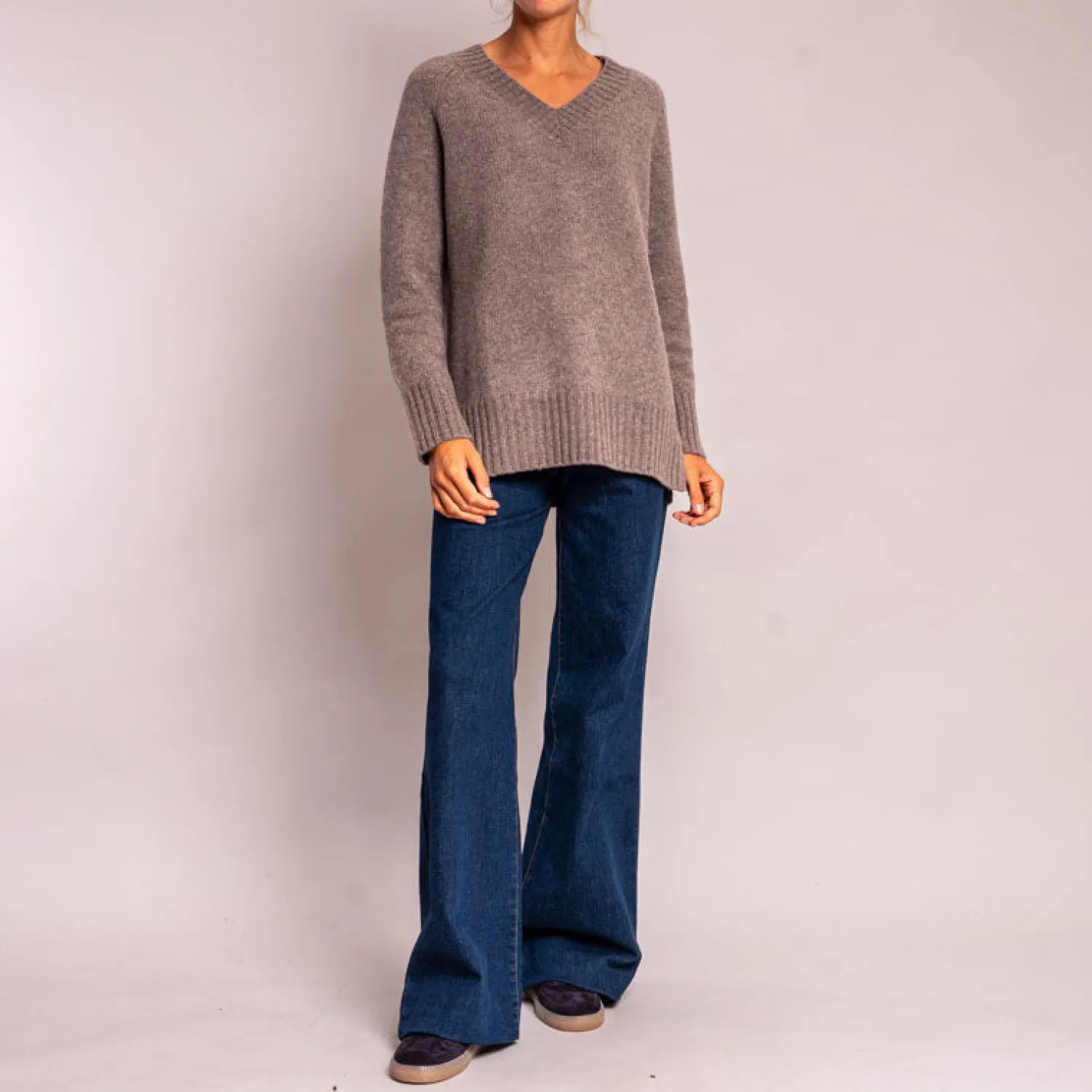 CASH CA Long V Neck Chunky Knit In Fossil