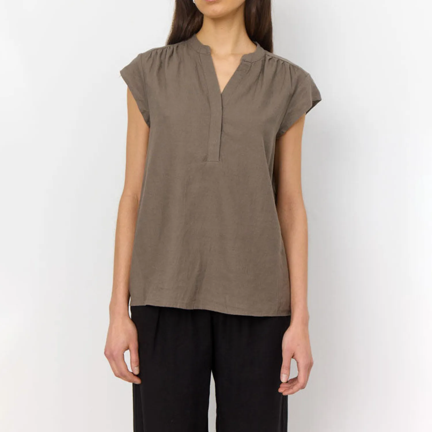 LEVETE ROOM Naja 19 Linen Mix Top In Falcon