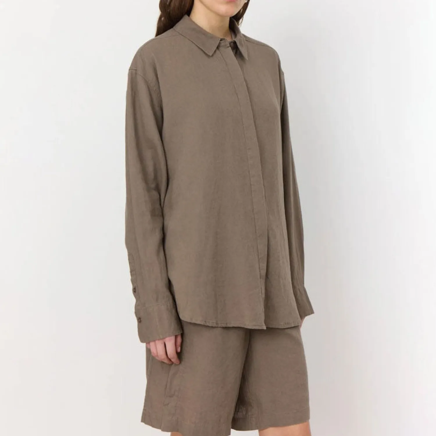 LEVETE ROOM Naja 20 L/S Linen Shirt In Falcon