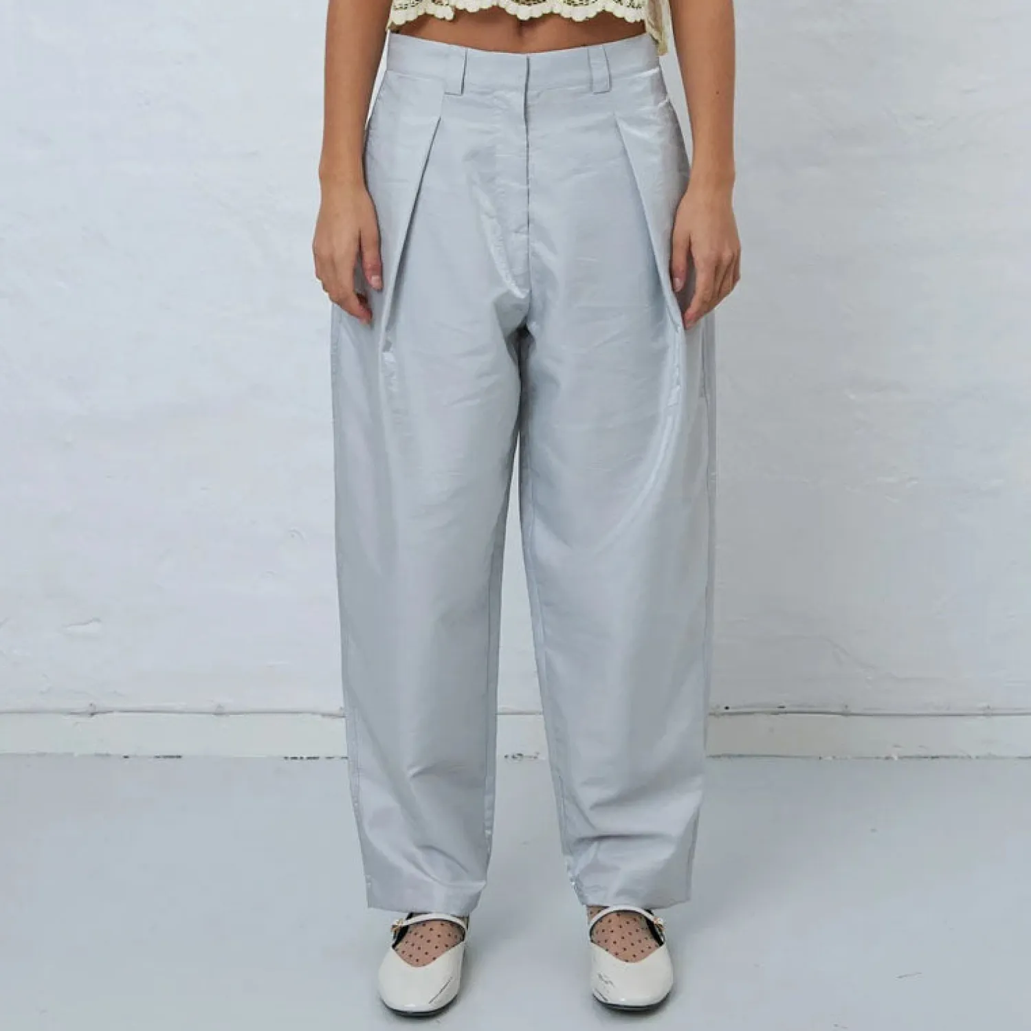 STELLA NOVA Shiny Casual Volume Pant In Light Grey