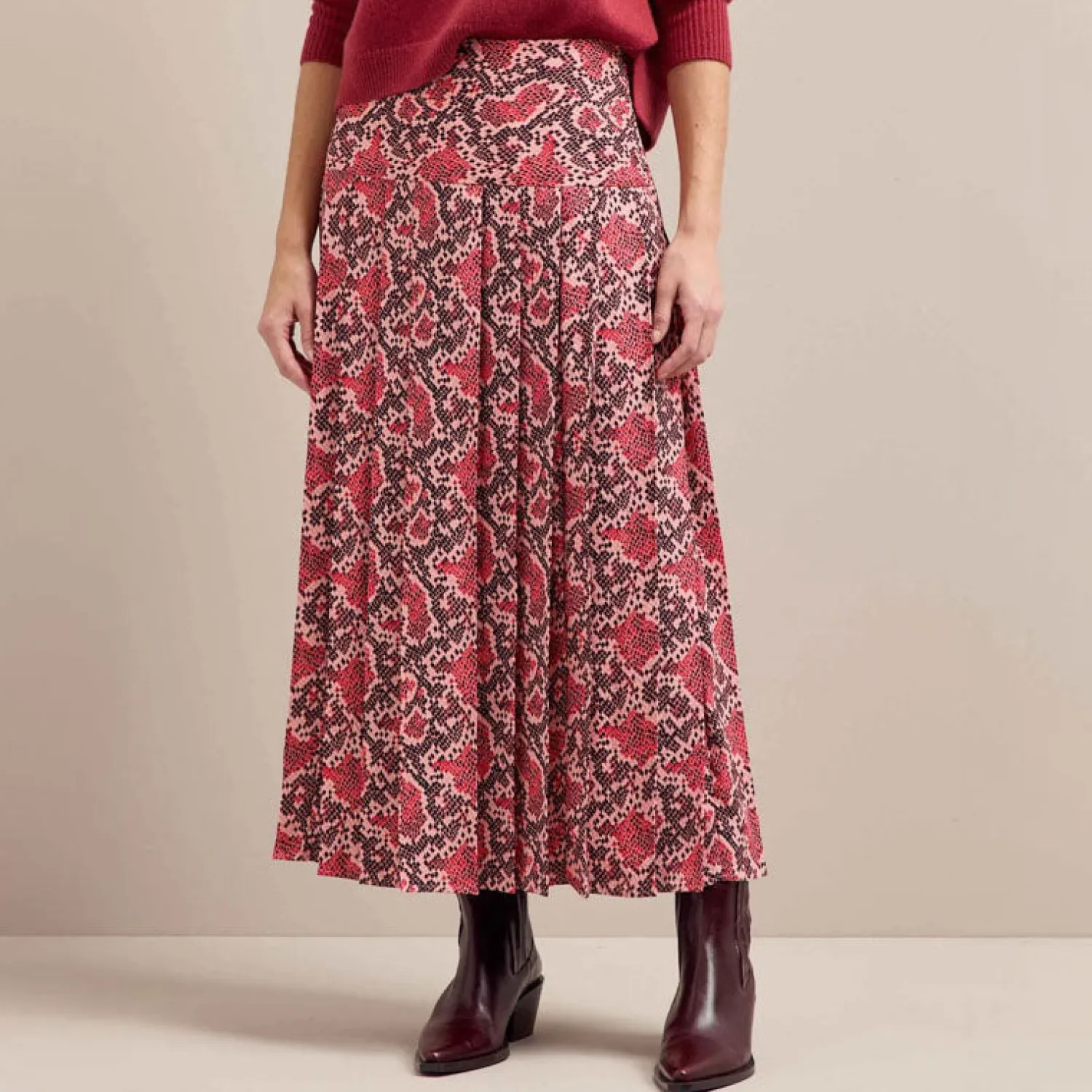 CEFINN Sienna Snakeskin Print Pleated Skirt In Pink