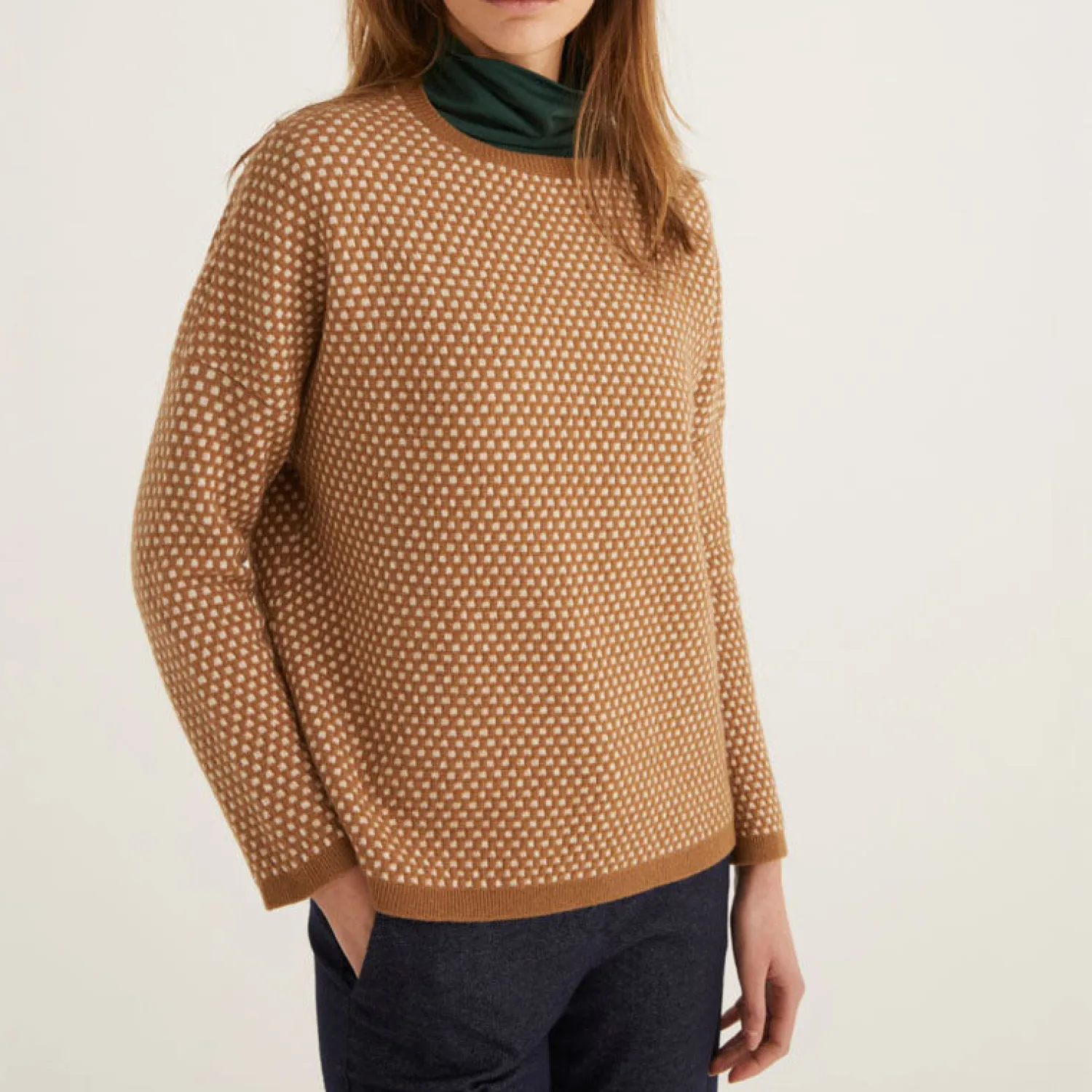 ROSSO35 Textured Waffle Knit In Camel