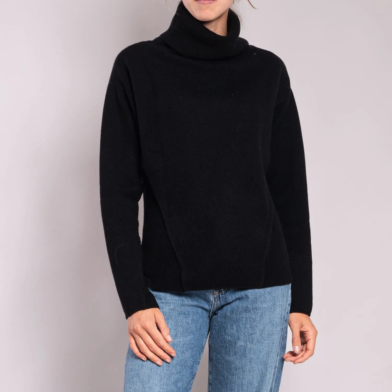 JEAN & TEMPLE Thick Roll Neck Jumper In Black