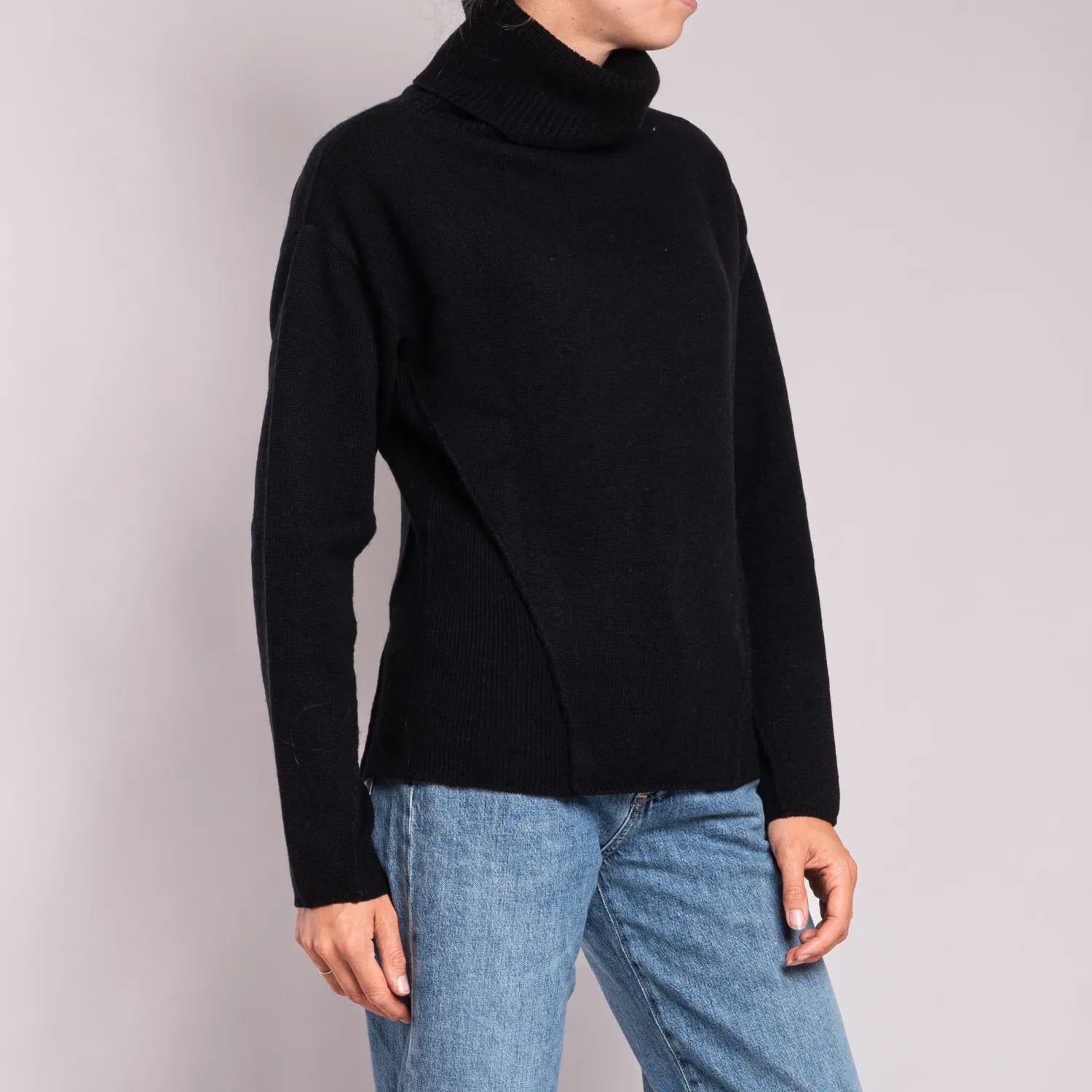 JEAN & TEMPLE Thick Roll Neck Jumper In Black