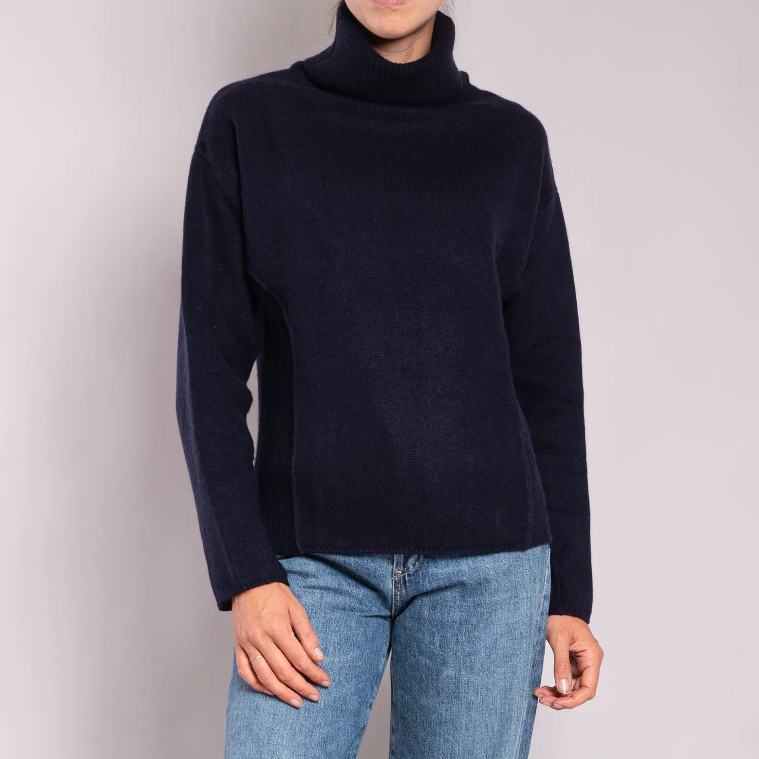 JEAN & TEMPLE Thick Roll Neck Jumper In Navy