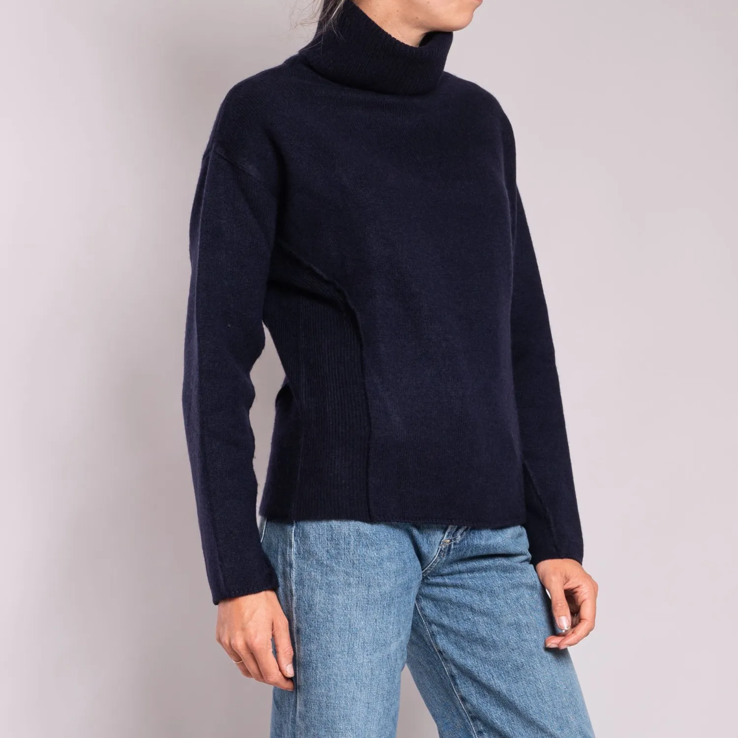 JEAN & TEMPLE Thick Roll Neck Jumper In Navy