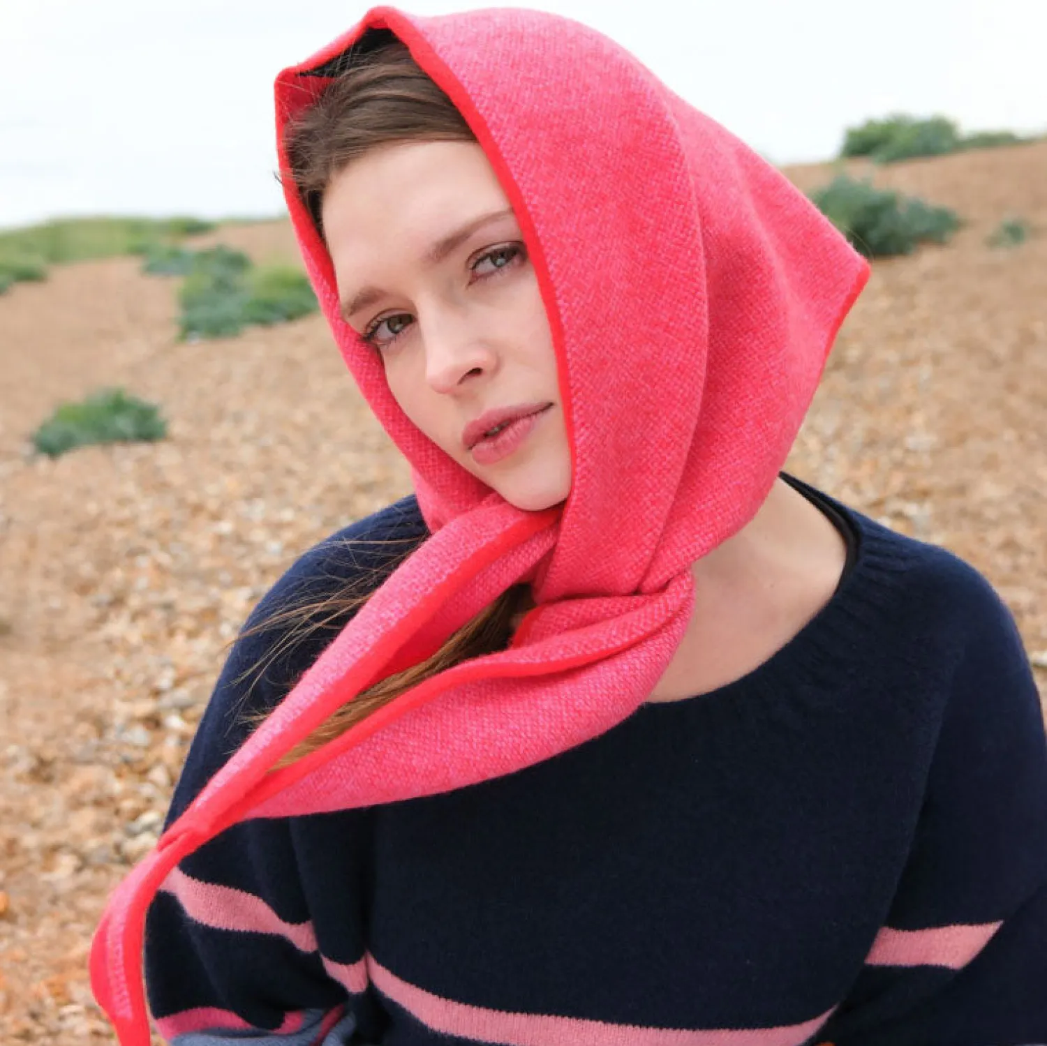 QUINTON & CHADWICK Triangle Headscarf In Red Edge