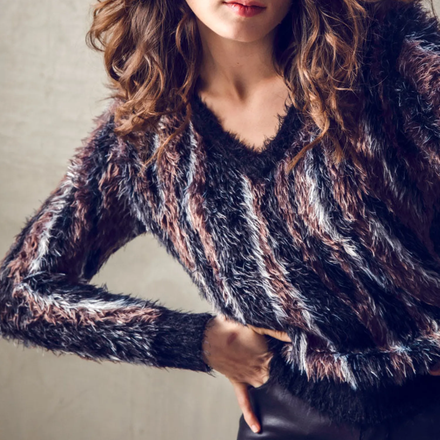 MARBLE V Neck Fuzzy Sweater In Brown/Black