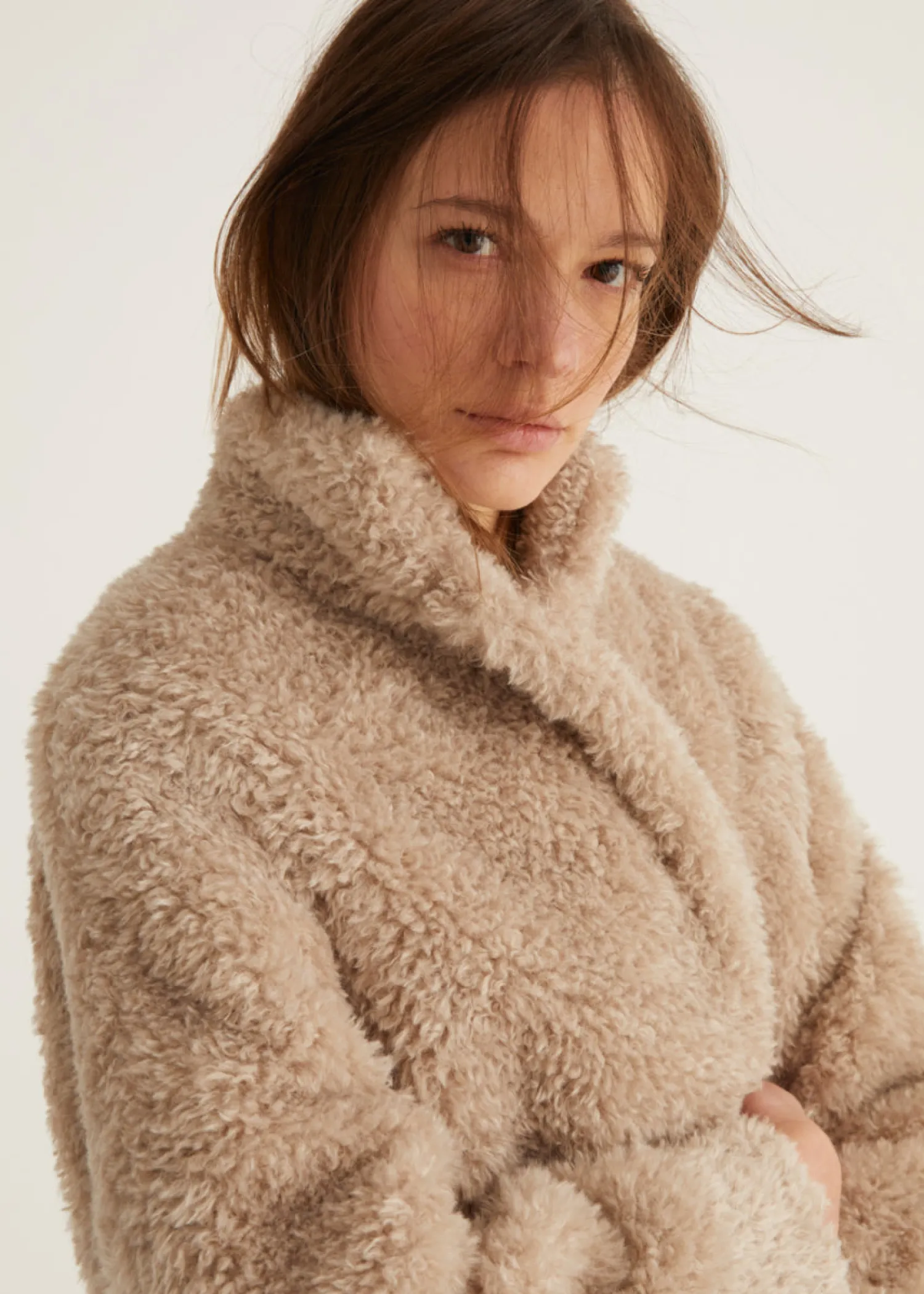 ROSSO35 Vegan Furr Teddy Coat In Beige