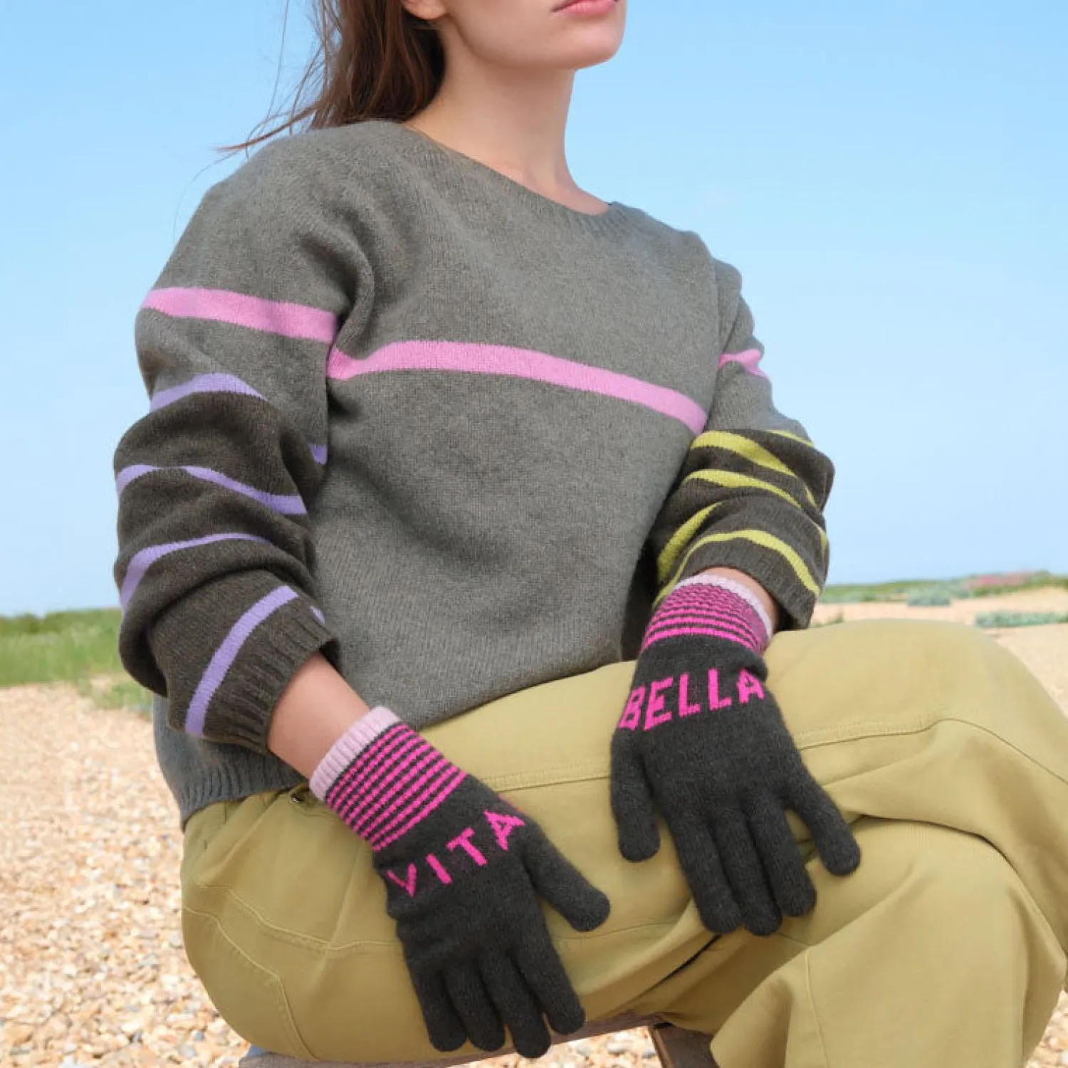 QUINTON & CHADWICK Vita Bella Gloves In Khaki/Fuchsia